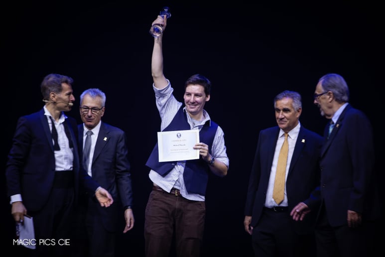 Gallery photo 5 of Award-Winning Magic of Michael Bloemeke