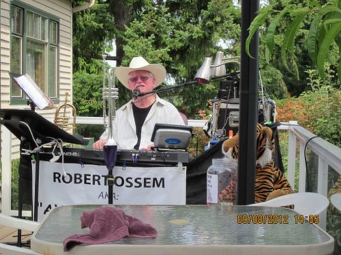 Gallery photo 4 of Awesome Bob 1-Man Variety Band