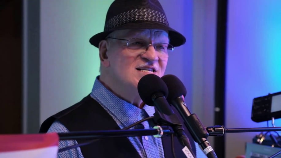 Gallery photo 10 of Awesome Bob 1-Man Variety Band