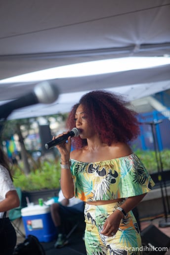 Gallery photo 2 of Awilda Quezada La Tremenda sing