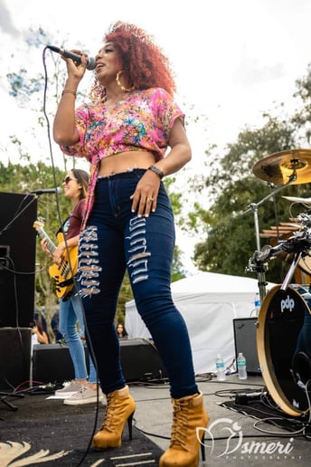 Gallery photo 3 of Awilda Quezada La Tremenda sing