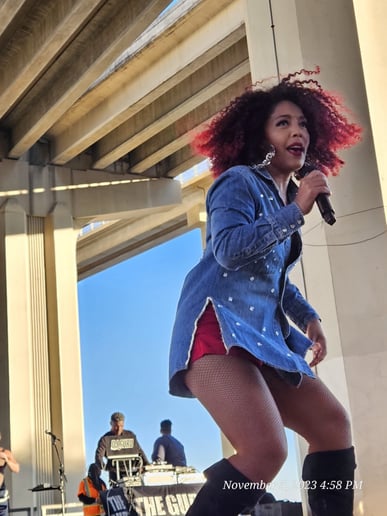 Gallery photo 6 of Awilda Quezada La Tremenda sing