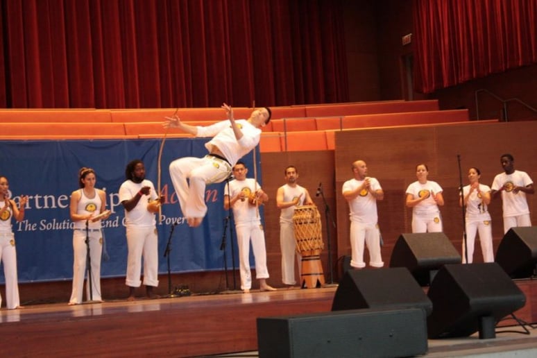 Gallery photo 8 of Axé Capoeira Show Team