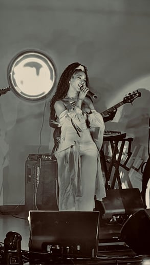 Gallery photo 7 of Aza Rae & The Dream Come Tru Band