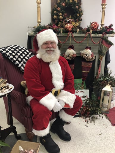 Gallery photo 8 of B4 Santa