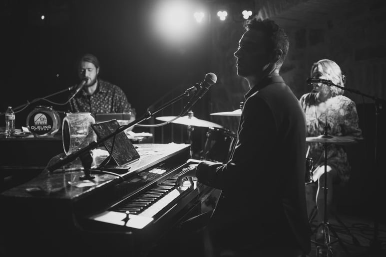Gallery photo 1 of B Flat Dueling Pianos