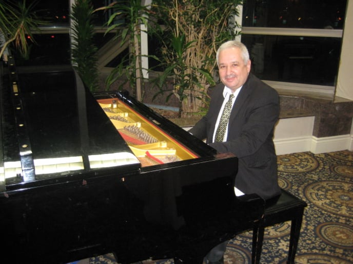 Gallery photo 1 of Alexander Solo Piano