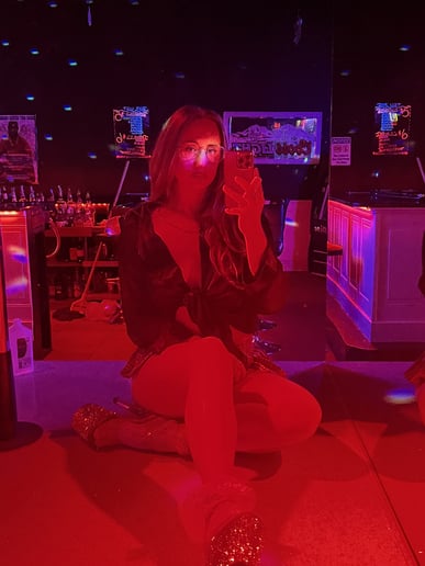 Gallery photo 4 of Baddie Bella's Pole Experience