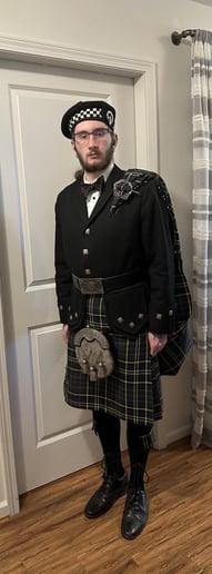 Gallery photo 1 of Seòsamh Williamson Bagpiper