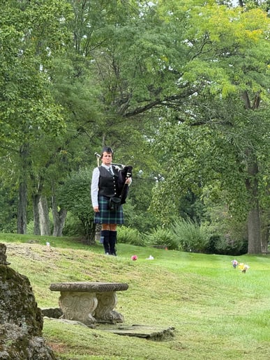 Gallery photo 5 of Bagpiper for hire