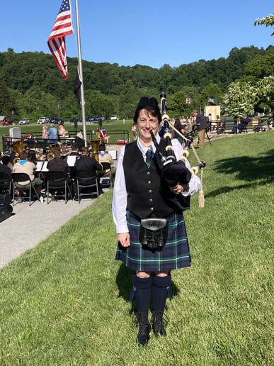Gallery photo 8 of Bagpiper for hire
