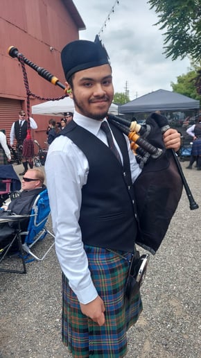 Gallery photo 2 of Diego Rosario, Bagpiper