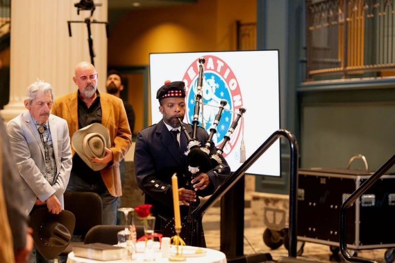 Gallery photo 1 of Bagpiper Gerald