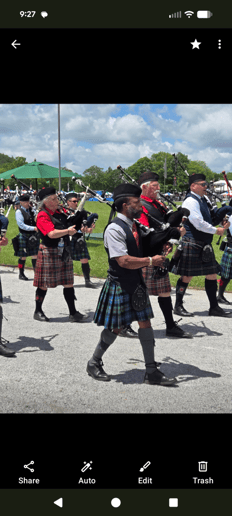 Gallery photo 3 of Bagpiper Gerald