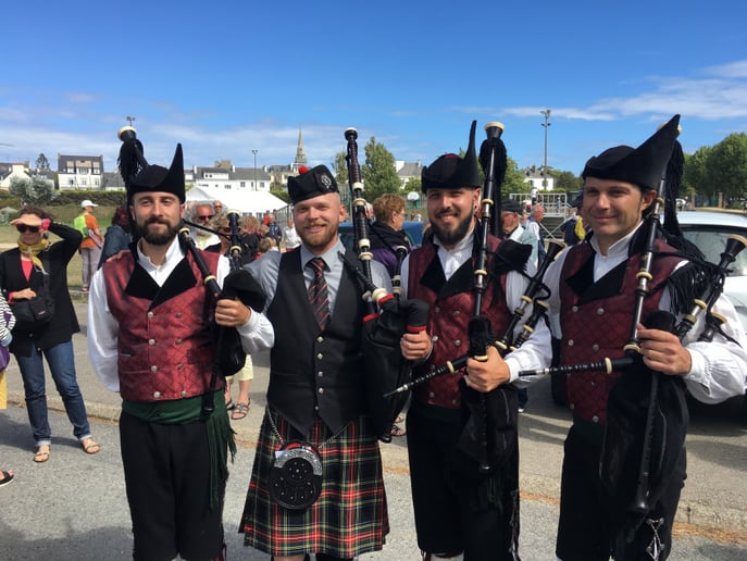 Gallery photo 8 of Bagpiper Joshua Agee