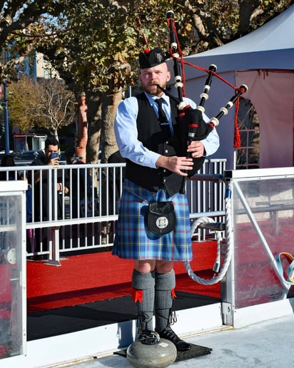 Gallery photo 1 of Bagpiper Joshua Agee