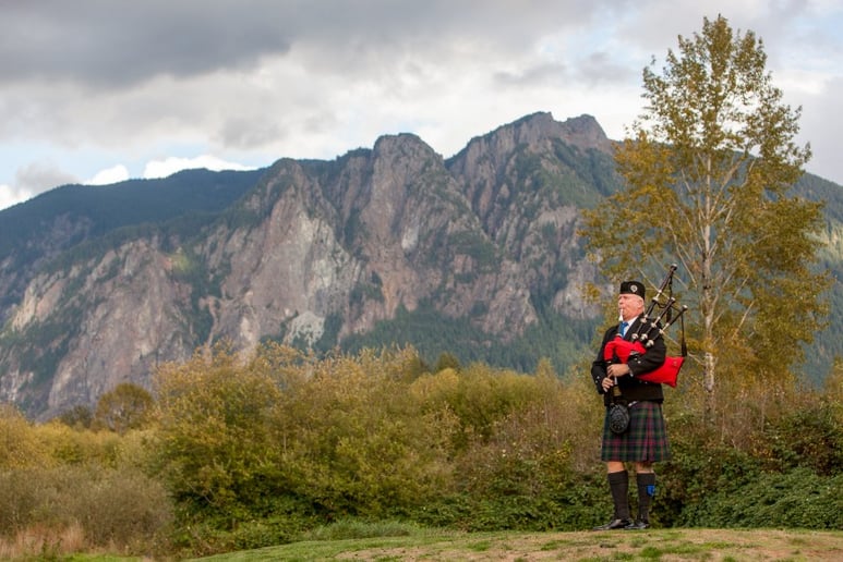 Gallery photo 5 of Seattle's Bagpiper Neil Hubbard