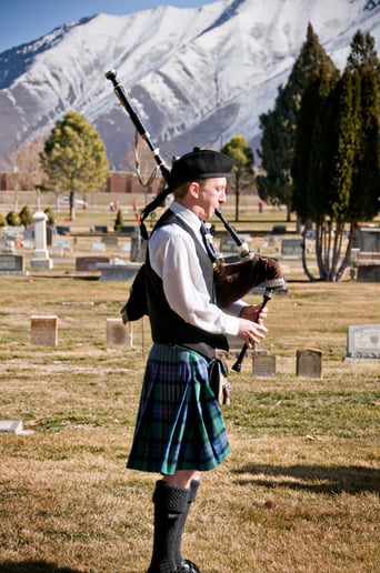 Gallery photo 1 of Bagpiper Nick Lewis