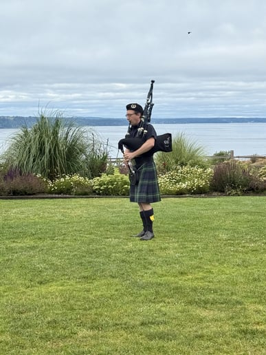 Gallery photo 3 of Bagpiper Nick Lewis