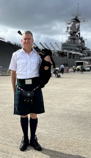 Gallery photo 30 of Bagpiper Stephen Holter