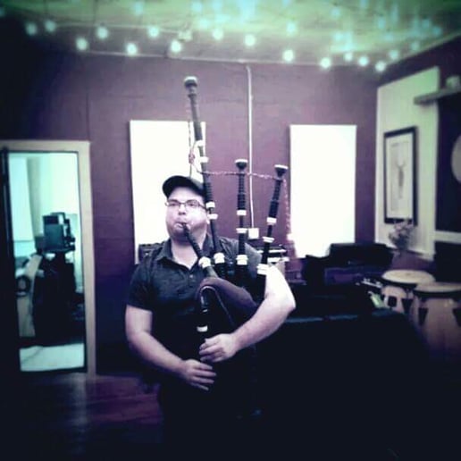 Gallery photo 4 of Worcester Bagpiper