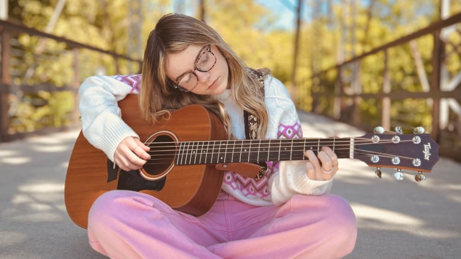 Gallery photo 2 of Bailee Hime - Singer/Guitarist