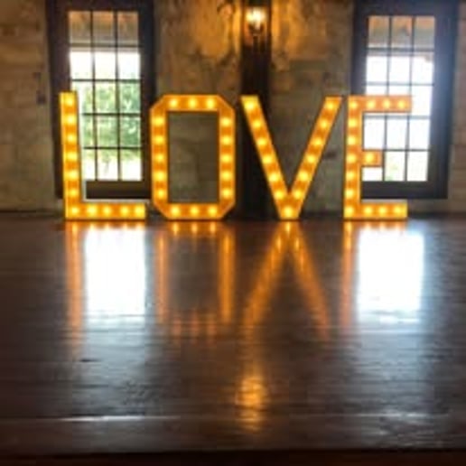 Gallery photo 5 of Bailee’s Wedding Services & Decor