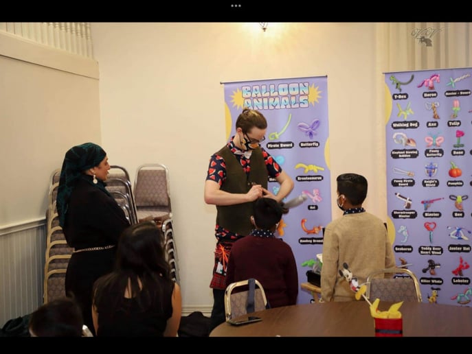 Gallery photo 5 of Balloon Animals with Eric!