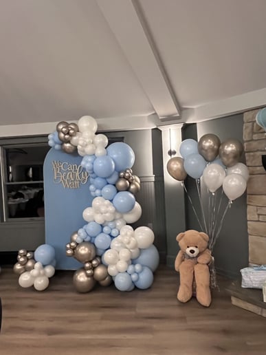 Gallery photo 5 of Balloon Gal Jenny