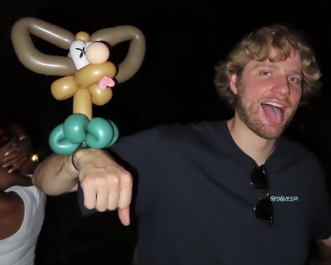 Gallery photo 14 of Balloon Hysteria NYC | R David’s Comedy-Magic
