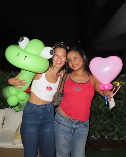 Gallery photo 11 of Balloon Hysteria NYC | R David’s Comedy-Magic