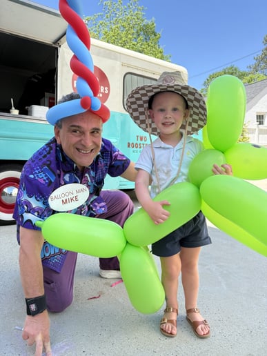 Gallery photo 5 of Balloon Man Mike - Party Entertainment