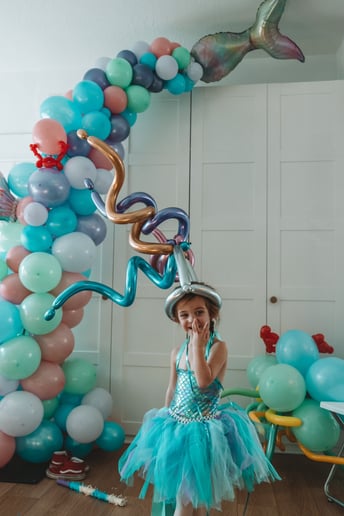 Gallery photo 6 of Balloon Man Shan
