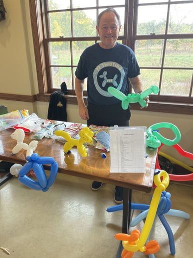 Gallery photo 6 of Balloon Sculptor