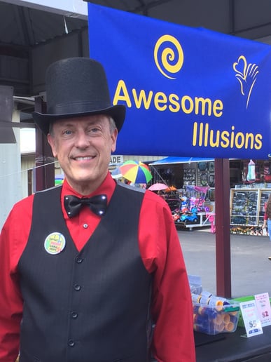 Gallery photo 5 of Richard's Balloons, Magicians, Yard Art and More!