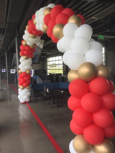 Gallery photo 7 of Richard's Balloons, Magicians, Yard Art and More!
