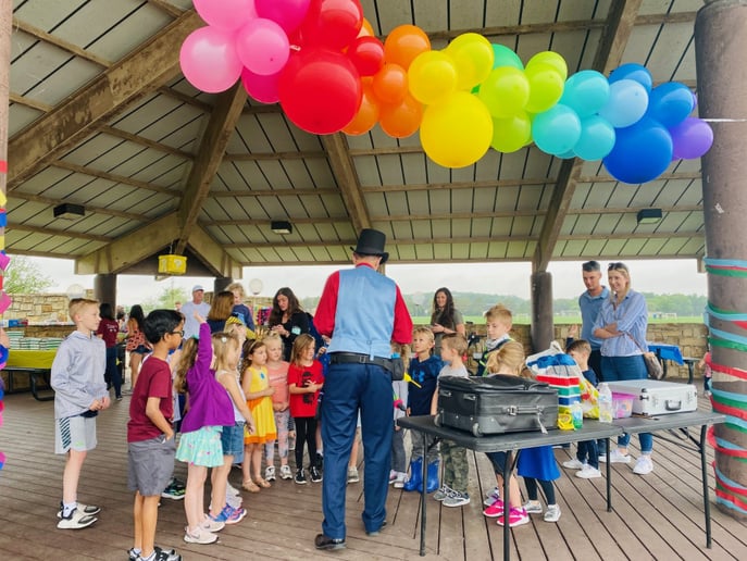 Gallery photo 15 of Richard's Balloons, Magicians, Yard Art and More!