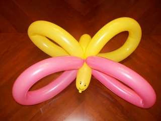Gallery photo 1 of Balloon Twisting and Face Painting