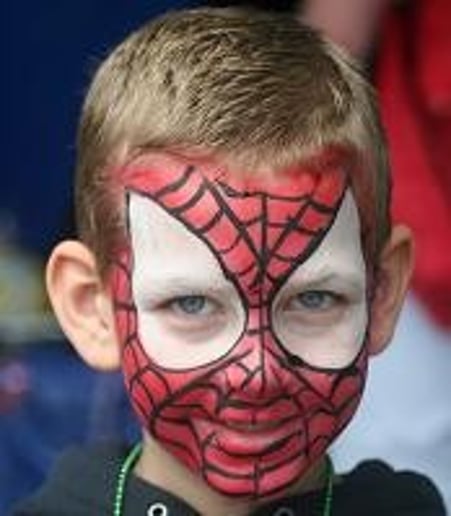 Gallery photo 15 of Balloon Twisting and Face Painting