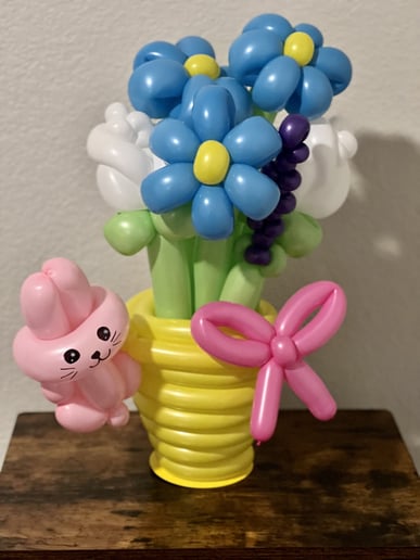 Gallery photo 1 of Balloon Twisting with Erika