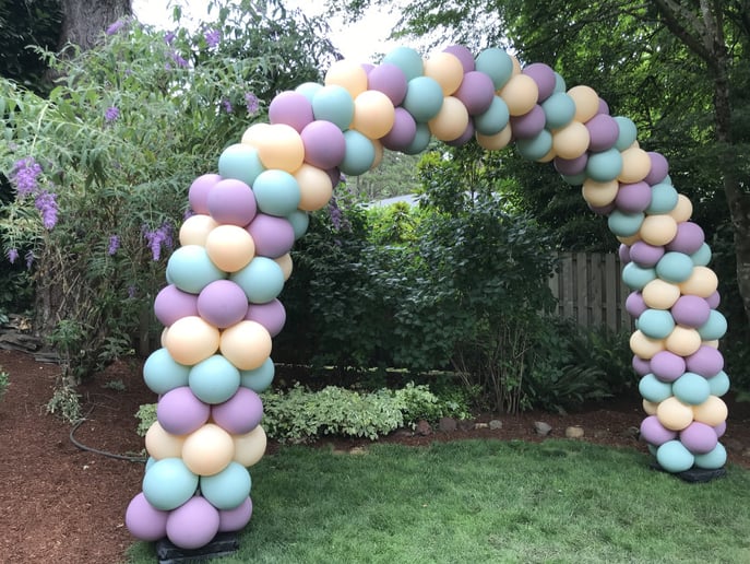 Gallery photo 4 of Balloon Twisting with Erika