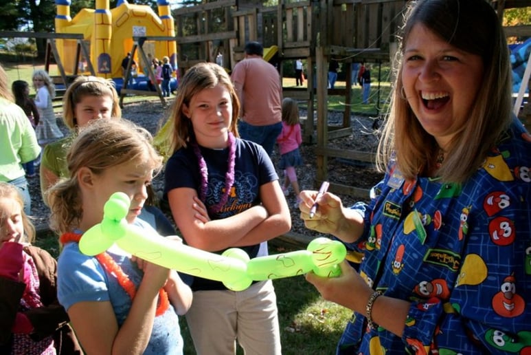 Gallery photo 2 of Balloon Twisting with Kimberly and Earl Long