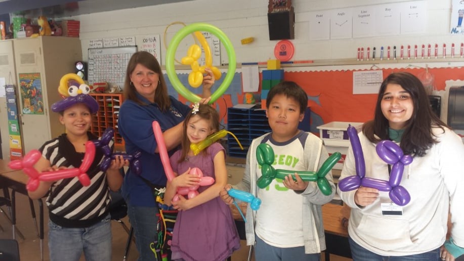 Gallery photo 6 of Balloon Twisting with Kimberly and Earl Long