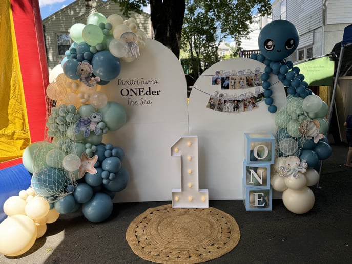 Gallery photo 1 of Balloons with Maria