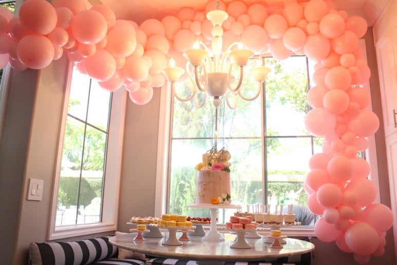 Gallery photo 4 of Balloonzilla