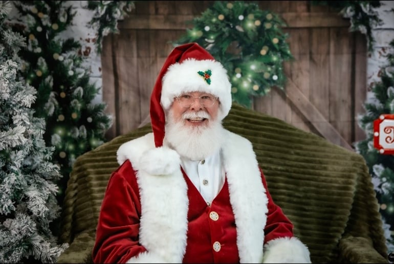 Gallery photo 5 of Bama Santa John