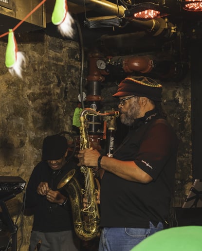 Gallery photo 7 of Band Adu