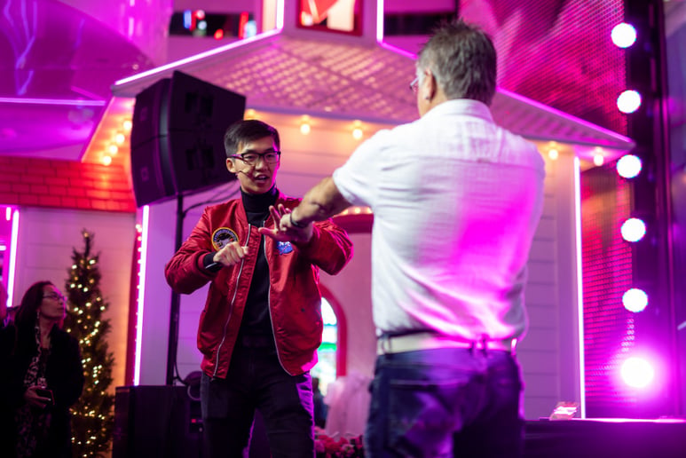 Gallery photo 11 of Bao Magic, Magician & Mentalist