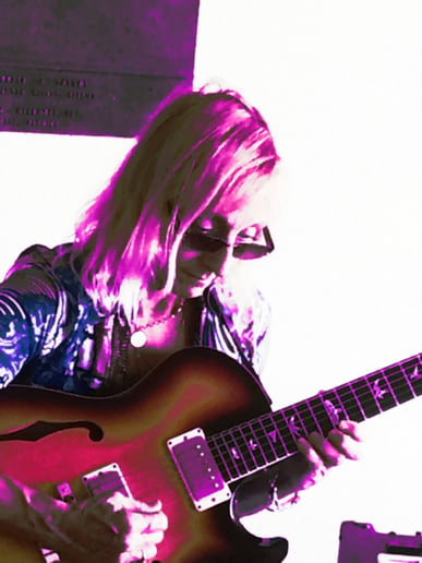 Gallery photo 9 of Barb Cheron - Guitarist