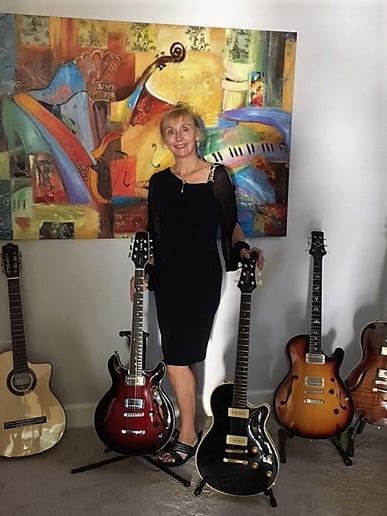 Gallery photo 5 of Barb Cheron - Guitarist